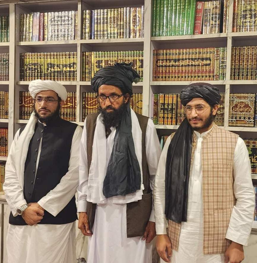 Allamah Fadhlur Rahman Bandyalwi with Shaykh Ubaydullah's 2 Sons;

Sheikh Ahmad Khalid Naqeebi Aal Sultan
Sheikh Hamid al-Husayn Aal Sultan