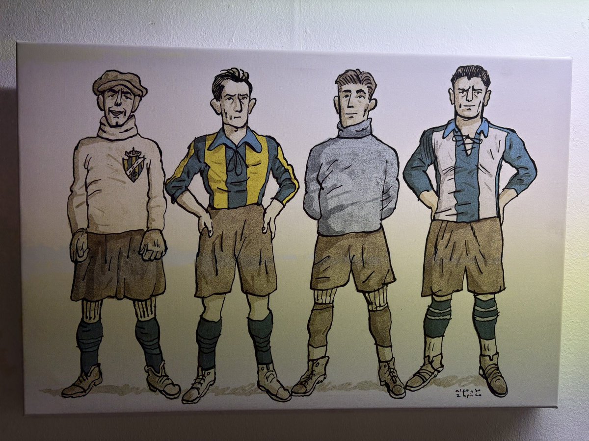 En Sama. 
Socios fundadores. 
<a href="/lessacaveres/">Les Sacaveres</a> y <a href="/alfonsozapico/">Alfonso Zapico</a>