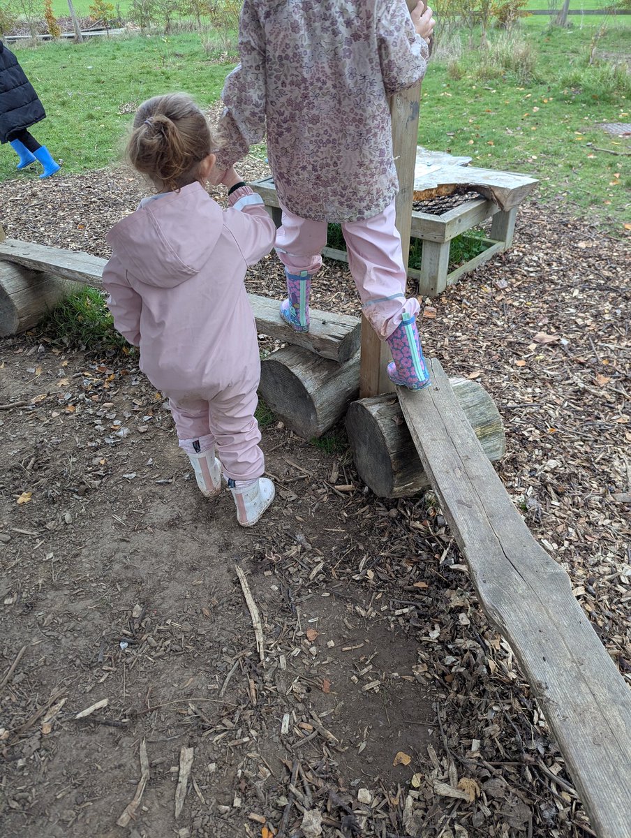 leeks_dan's tweet image. A lovely Forest School session with early years this morning, lots of child led play and learning happening. Don't forget to follow us in Facebook at Aylesham primary Forest school 🌳🌳