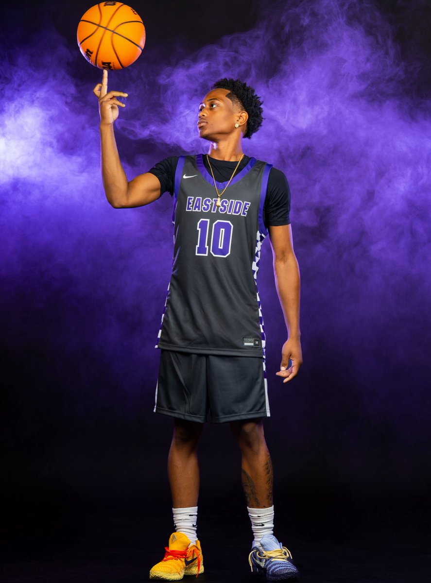 Senior year media day
<a href="/EHSHOOPZ/">EHSHOOPZ</a> 
<a href="/Coach_Ash_/">Coach Ash ™️</a>