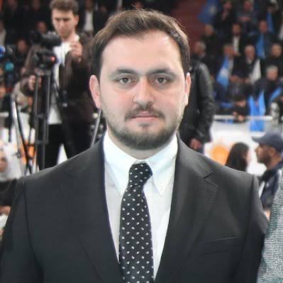 AK Parti Elazığ İl Başkanlığı görevine , Cumhurbaşkanımız ve Genel Başkanımız Sayın Recep Tayyip Erdoğan’ın tensipleriyle atanan Sayın İbrahim Sencer Selmanoğlu’nu tebrik ediyorum.
Kıymetli başkanımıza yeni görevinde başarılar diliyor , bu görevin Elazığ’ımıza , teşkilatımıza ve
