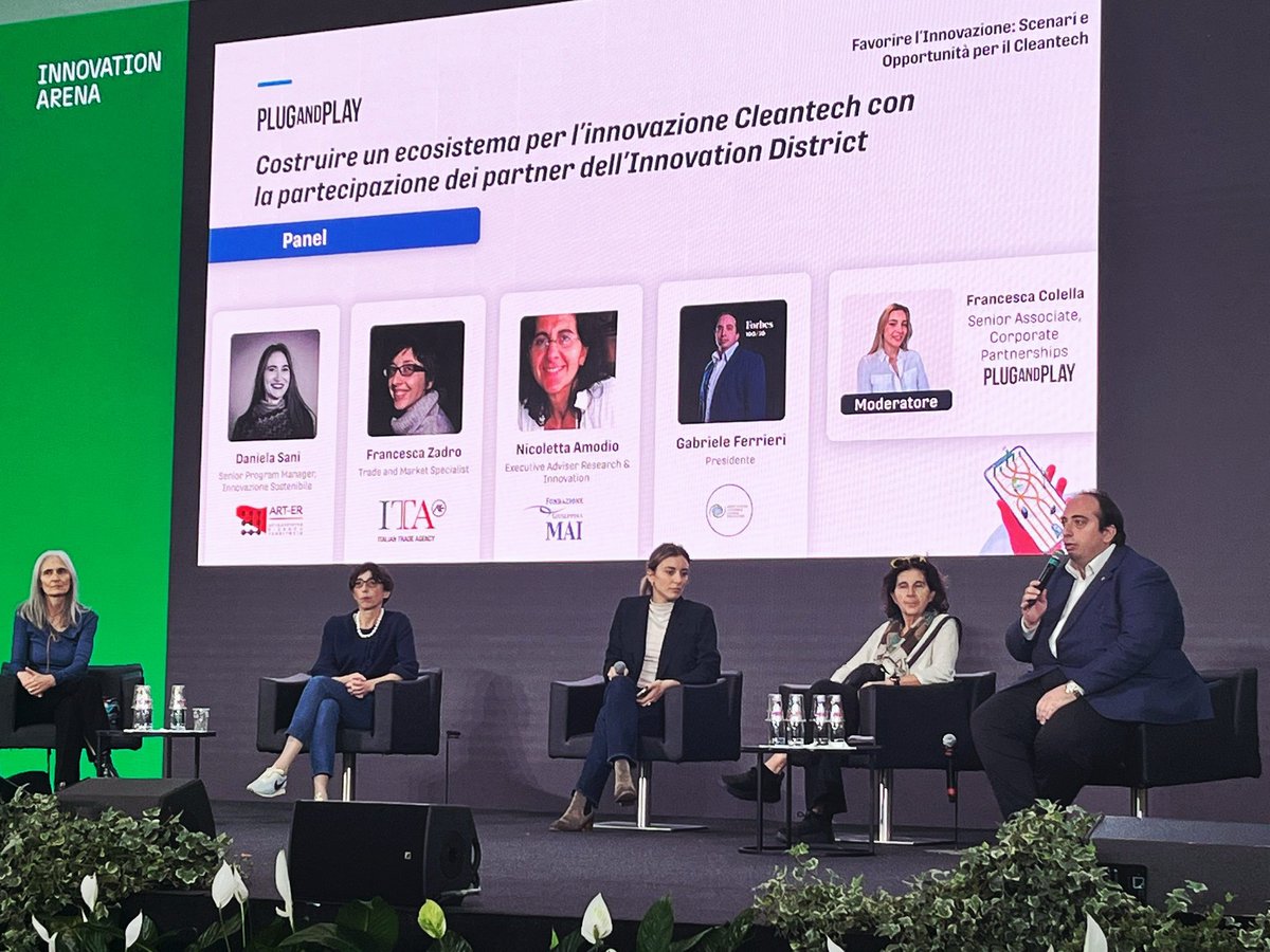 gabferrieri's tweet image. 🌱 #Ecomondo 2025: laboratorio europeo della circular innovation!
Grande successo per l’#InnovationDistrict con oltre 40 startup e scale-up selezionate, business matching tra giovani imprese, centri di ricerca, investitori e big player. 
🇪🇺🇮🇹 ANGI main partner insieme a IEG_IT,…