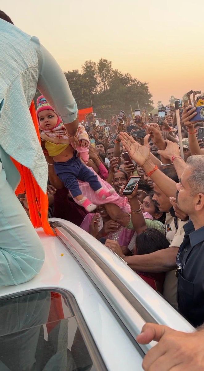 PawanSingh909's tweet photo. आज नरकटियागंज, चिरैया, नौतन और शेरघाटी विधानसभाओं में उपस्थित विशाल जनसमूह के बीच NDA प्रत्याशियों के पक्ष में मतदान करने के लिए अपने देवतुल्य जनता से अपील किया ❤️

उसके बाद भारतीय जनता पार्टी के राष्ट्रीय अध्यक्ष श्री @JPNadda जी से खास मुलाकात किया. 

@narendramodi 
@AmitShah 
@dpradhanbjp 
@BJP4India 
@BJP4Bihar 
#jainda #jaibihar