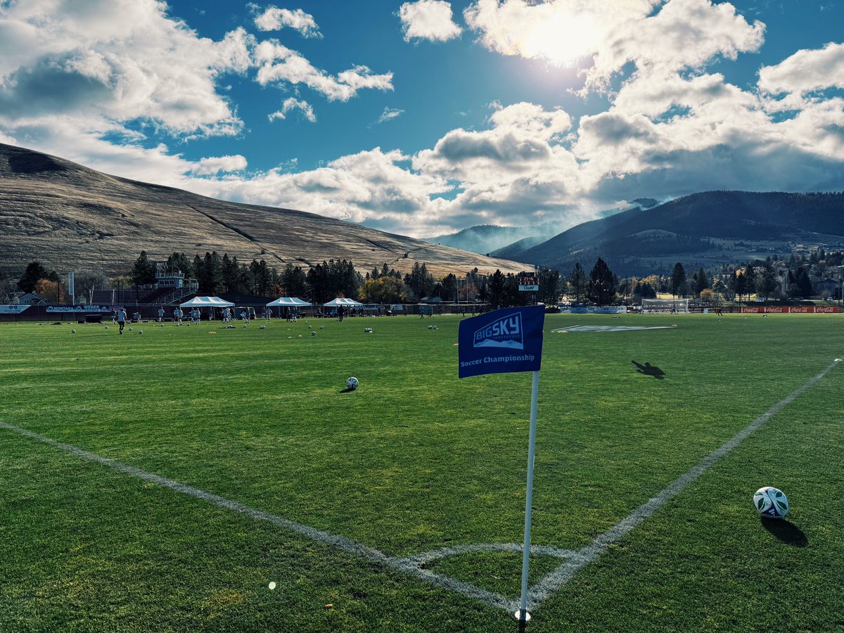 The best backdrop in college soccer 😍

#ExperienceElevated
