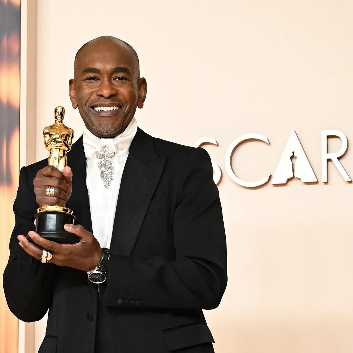 TheDTINews's tweet image. Oscar-winner Paul Tazewell has created new exclusive code item designs for the Dress to Impress x Wicked: For Good Collaboration Update.