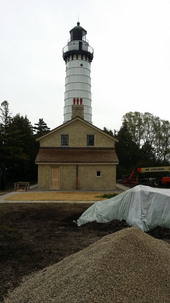 Near Death Experiences  #inspirationswithlaura #neardeathexperiences #devotional cattaleswithlaura.com/2025/11/07/nea…