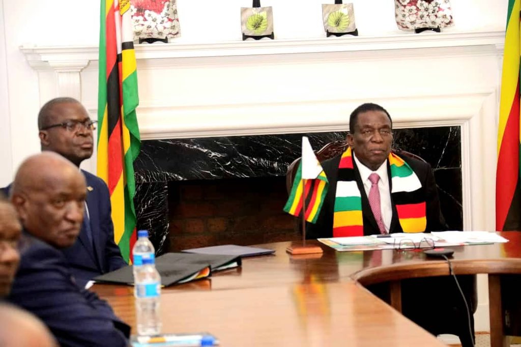 chiheraaa_'s tweet image. 🤝 United for progress!
President Mnangagwa joins fellow SADC leaders in strengthening the bonds that hold our region together — ensuring stability and shared growth across Southern Africa. 🇿🇼🌍
#RegionalUnity #ZimbabweRising #SADC