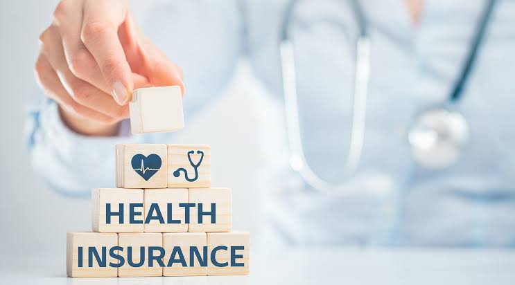 JigneshBrahma's tweet photo. Is your Family Floater Sum Insured high enough? If two family members need hospitalization simultaneously, a low sum might not be enough for both! Review your cover every year. Protection is better than panic. #allinsure.co.in #ReviewYourPolicy #InsuranceTip https://t.co/3ym5Jj6sch