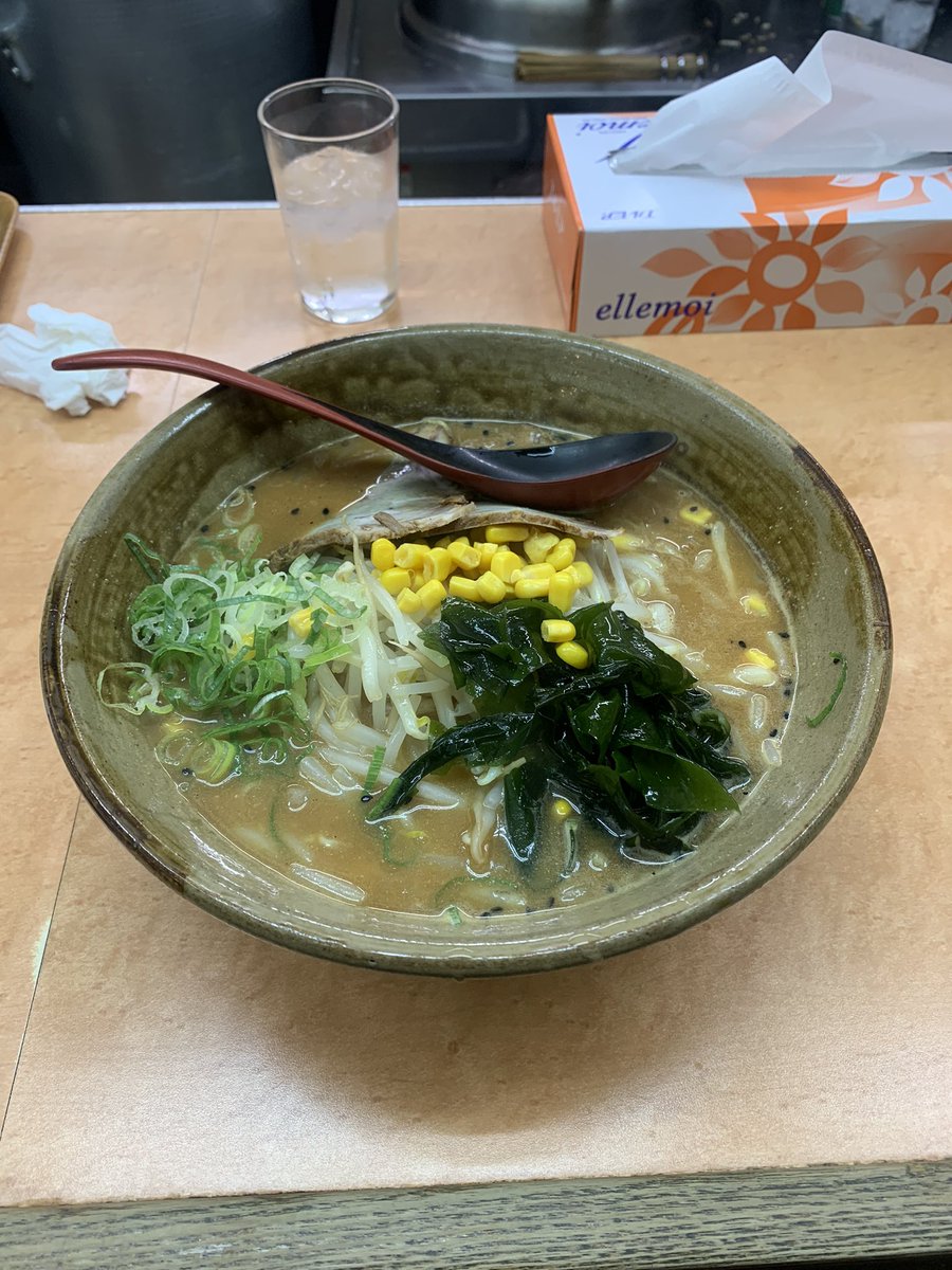フルリン tweet media