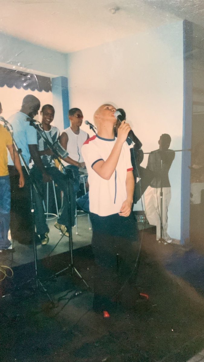 O Suel lá de 2002 quer saber: quem aí ta preparado pra voltar no tempo comigo? 👀🦉