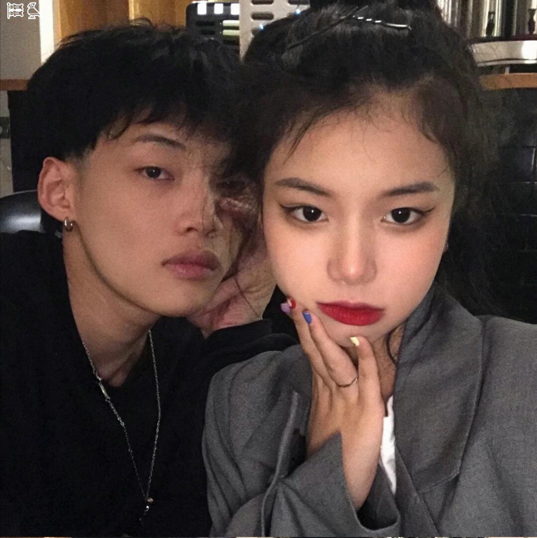 This evening turns out cold as the coffee gets cold.👗🏃58232