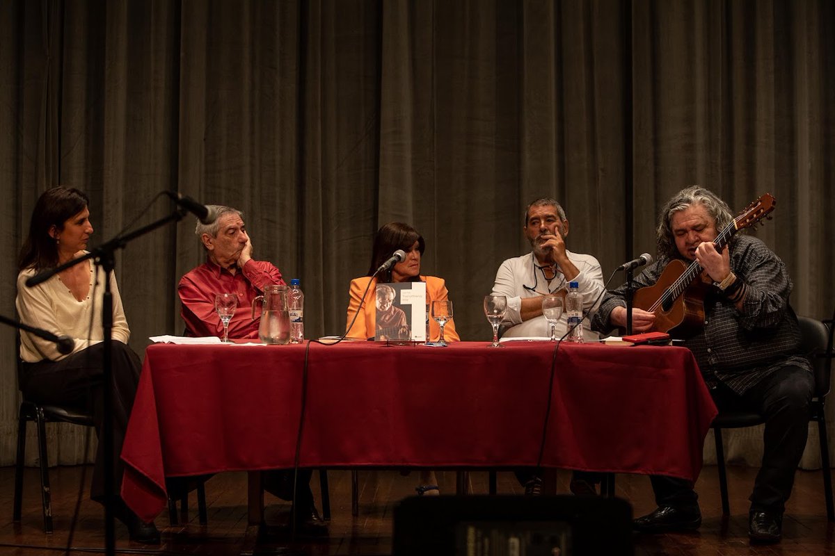 Compartimos imágenes de la presentación del libro "Tucumano soy" de Juan Falú en el Centro Cultural Virla con la presencia de Falú, la vicerrectora de la UNT Mercedes Leal y amigos <a href="/MediosUNT/">UNT Tucumán</a> <a href="/Prensavirla/">C. Cultural Virla</a> <a href="/MarceloMirkin/">Marcelo Mirkin</a>