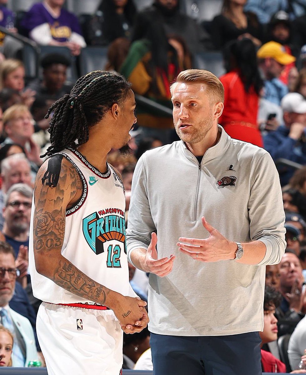 TheDunkCentral's tweet image. Tuomas Iisalo reportedly challenged Ja Morant to bring better energy and uplift his teammates, but it didn’t sit well with Morant, per @BrettSiegelNBA 

“The constant in-and-out substitutions Iisalo had been making through the first two weeks of the 2025-26 season began to impact…