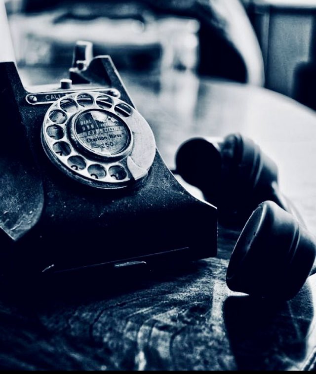 ••••••

Bahanesi basit insan'dan
Kaliteli muhabbet çıkmaz...

Sözü kapat,
Soluğu kes,
Ziyan olmasın zaman..

(.....)