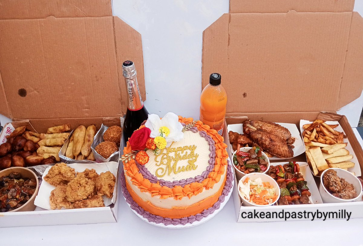 MillyEvents's tweet image. Price: N135,000

Content:
➡️ A 10 inches 1 layer vanilla flavour cake in buttercream frosting 
➡️ Box of small chops 

Available to deliver daily within Lagos and some part of Ogun State.
Send a DM to place an order or call/WhatsApp 08107983558