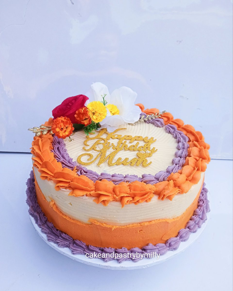 MillyEvents's tweet image. Price: N135,000

Content:
➡️ A 10 inches 1 layer vanilla flavour cake in buttercream frosting 
➡️ Box of small chops 

Available to deliver daily within Lagos and some part of Ogun State.
Send a DM to place an order or call/WhatsApp 08107983558