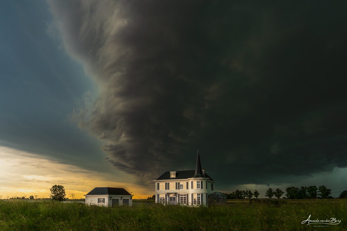 Captures by Amanda tweet media