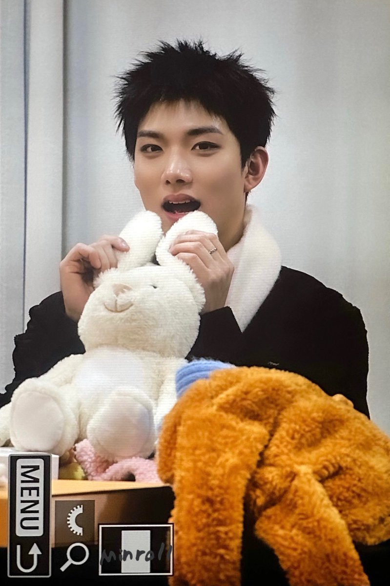 Minroll_0411's tweet image. 251107 팬싸

#아크 #ARrC #현민 #HYUNMIN