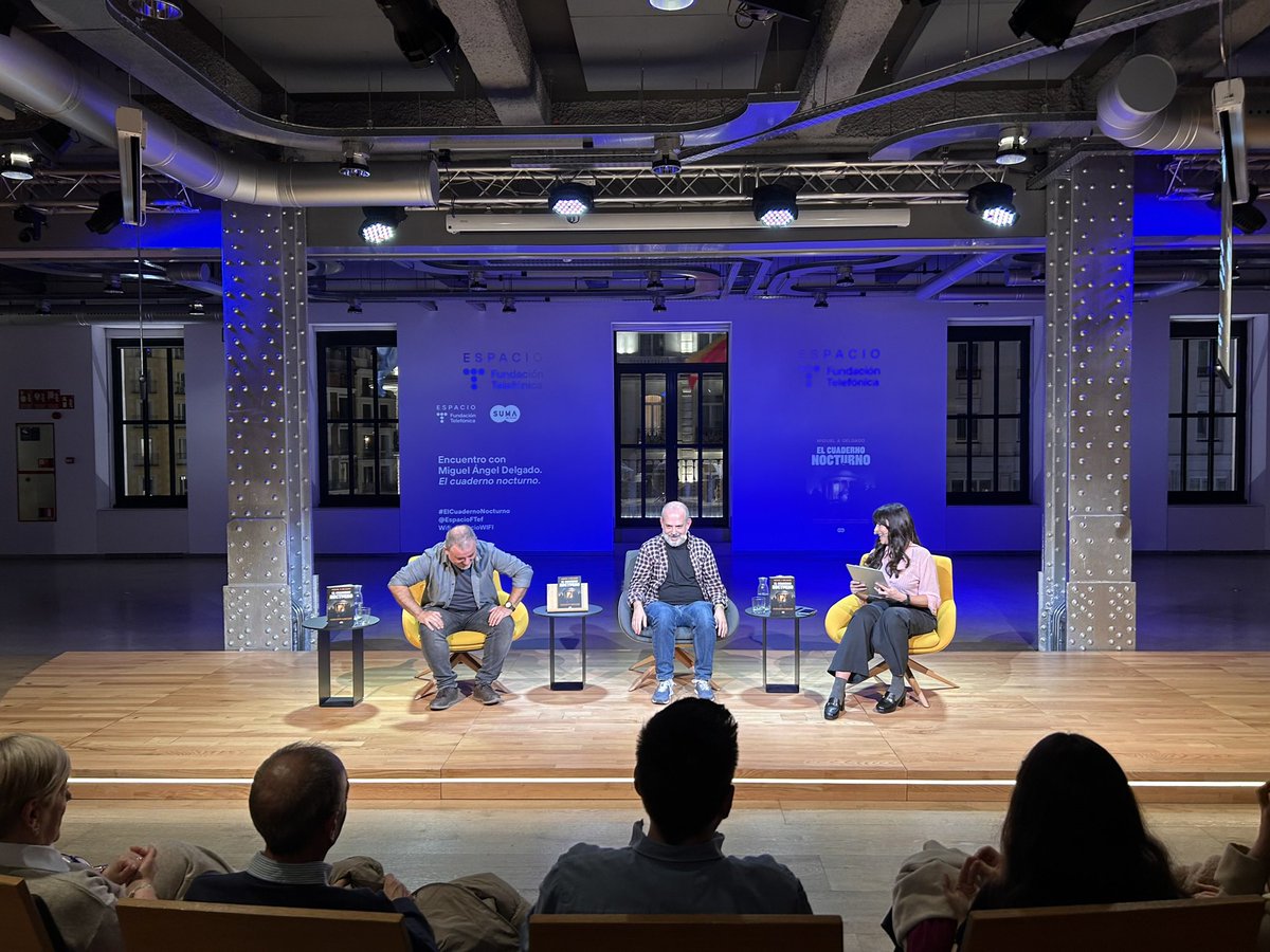 📚✨ Estuvimos en la presentación de ‘EL CUADERNO NOCTURNO’ de <a href="/rosenrod/">Miguel A. Delgado</a> en <a href="/fundacionTef/">Fundación Telefónica</a> <a href="/sumadeletras/">SUMA DE LETRAS</a> <a href="/penguinlibros/">Penguin España 🐧📚</a> 
Miguel Ángel estará con nosotros en el <a href="/ClubDeLecturaLL/">Club de Lectura LL</a> 👏👏👏

✔️penguinlibros.com/es/literatura-…