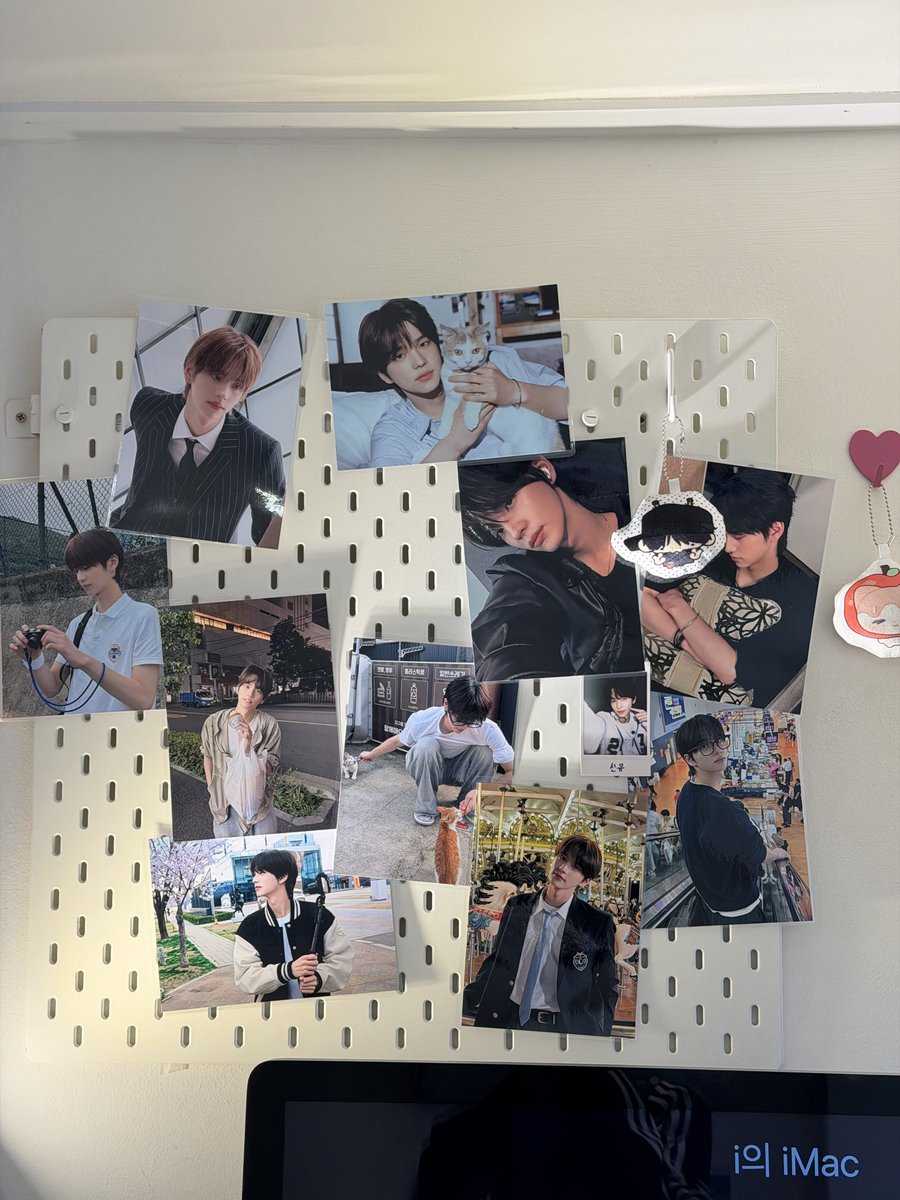 happy_young00's tweet photo. #클래식_영화_같은_너
#Scene_YOU
디저트 특전 사면 주는 포스터랑 파일이 진짜 너무 만족스러웠다!! 심지어 파일도 약간 두께감 있는 재질이라 👍 쿠션키링 탐났는데.. 럭드 많이 못해서 아쉬웠다 ㅜㅠ https://t.co/cNAiiaJajz