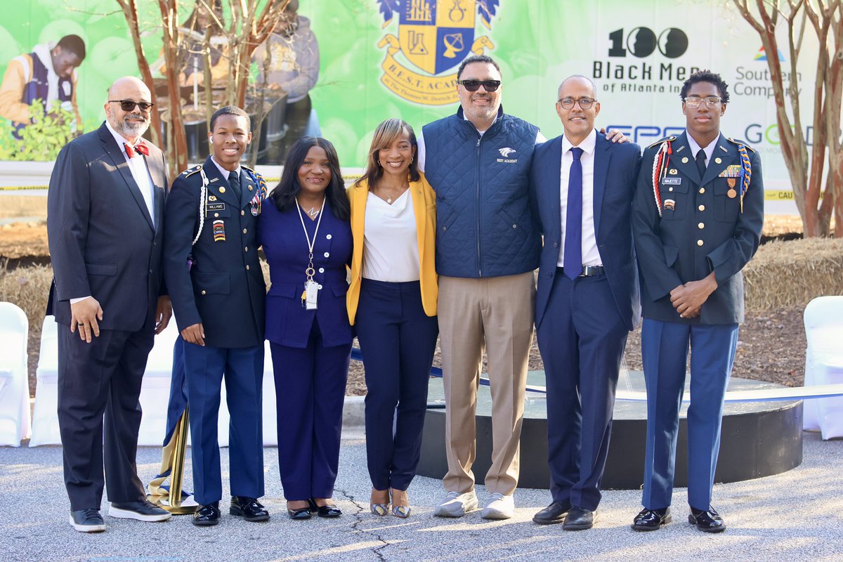 apsupdate's tweet image. B.E.S.T. Academy at The Thomas W. Dortch Jr. Institute now has an Indoor Agriculture Container learning space! We extend our sincere gratitude to all the partners—100 Black Men, Southern Company, Georgia Power, Atlanta Gas Light, Georgia Tech, Goodr, and the Electric Power…