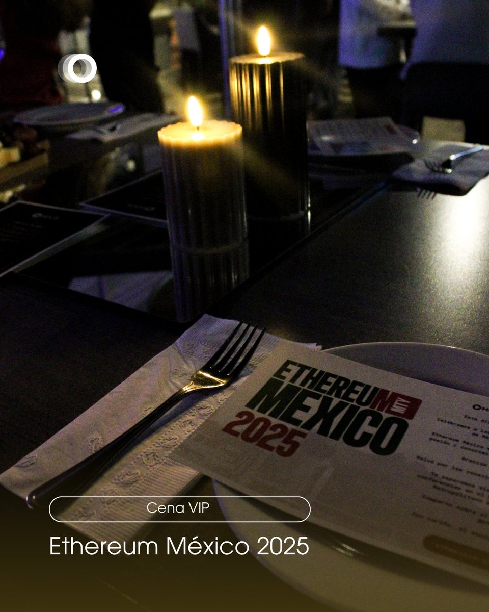 Beto_gap_trader's tweet image. Cena VIP previo a las conferencias y Hackathon de #ETHMexico2025
Junto a HIV3, celebrando un paso más hacia la adopción institucional de Ethereum en México.
La confianza no se impone, se construye — bloque a bloque.

#BetoFranco #EthereumMexico2025 #Blockchain #BlueWiseCapital…
