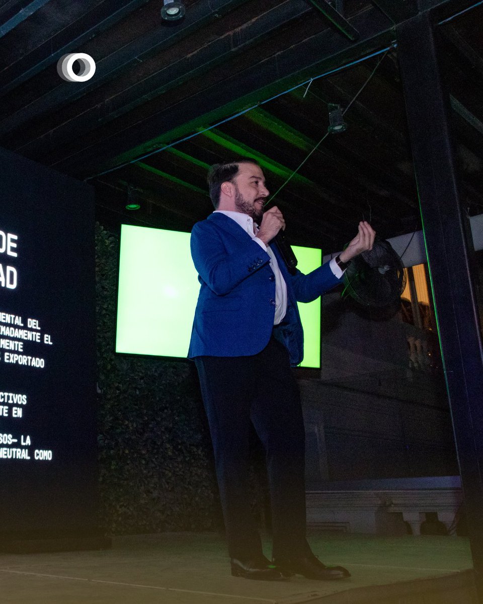 Beto_gap_trader's tweet image. Cena VIP previo a las conferencias y Hackathon de #ETHMexico2025
Junto a HIV3, celebrando un paso más hacia la adopción institucional de Ethereum en México.
La confianza no se impone, se construye — bloque a bloque.

#BetoFranco #EthereumMexico2025 #Blockchain #BlueWiseCapital…