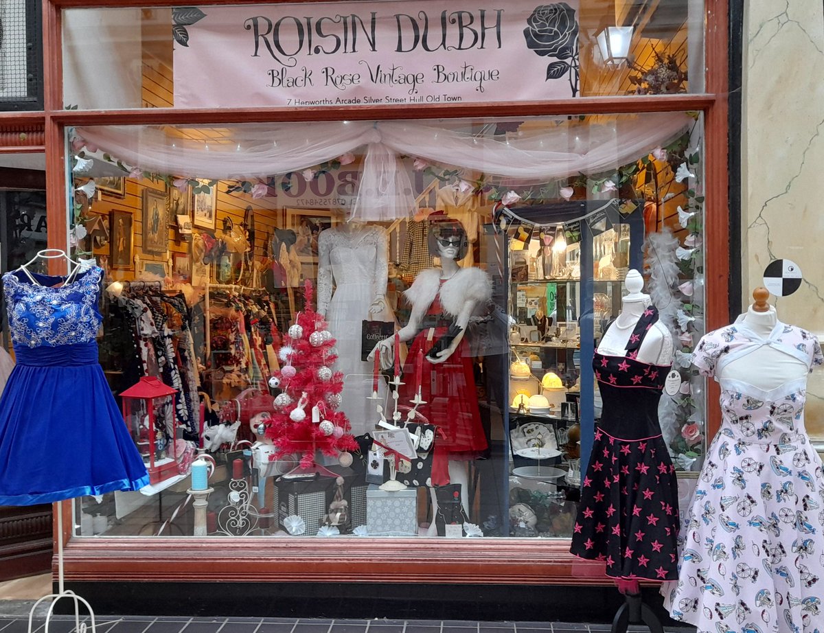 Our lovely boutique <a href="/Roisindubh7/">Roisin Dubh Hull</a> has lots of gift ideas, including vouchers, as well as the perfect outfits ❤️