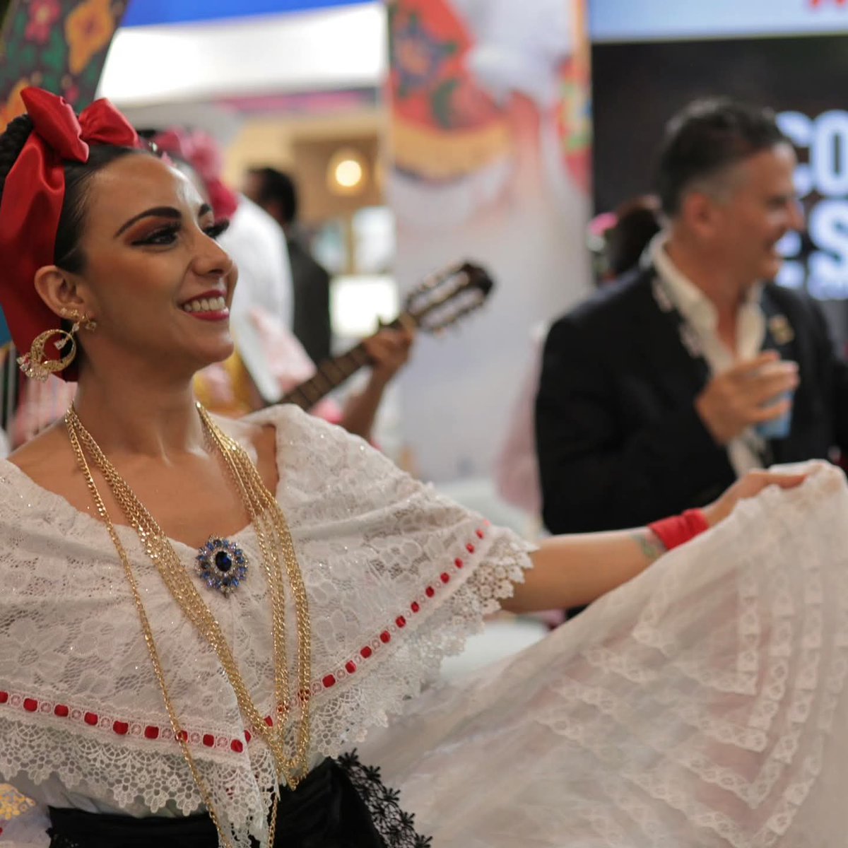 VeracruzTurismo's tweet image. Con nuestra energía vibrante, Veracruz cautiva en el World Travel Market 2025 en Londres. 👏

Entre sones, danzas y sabores, mostramos al mundo la fuerza de nuestras tradiciones y la riqueza de nuestra cultura. 🎶

#VeracruzEstáDeModa 💫