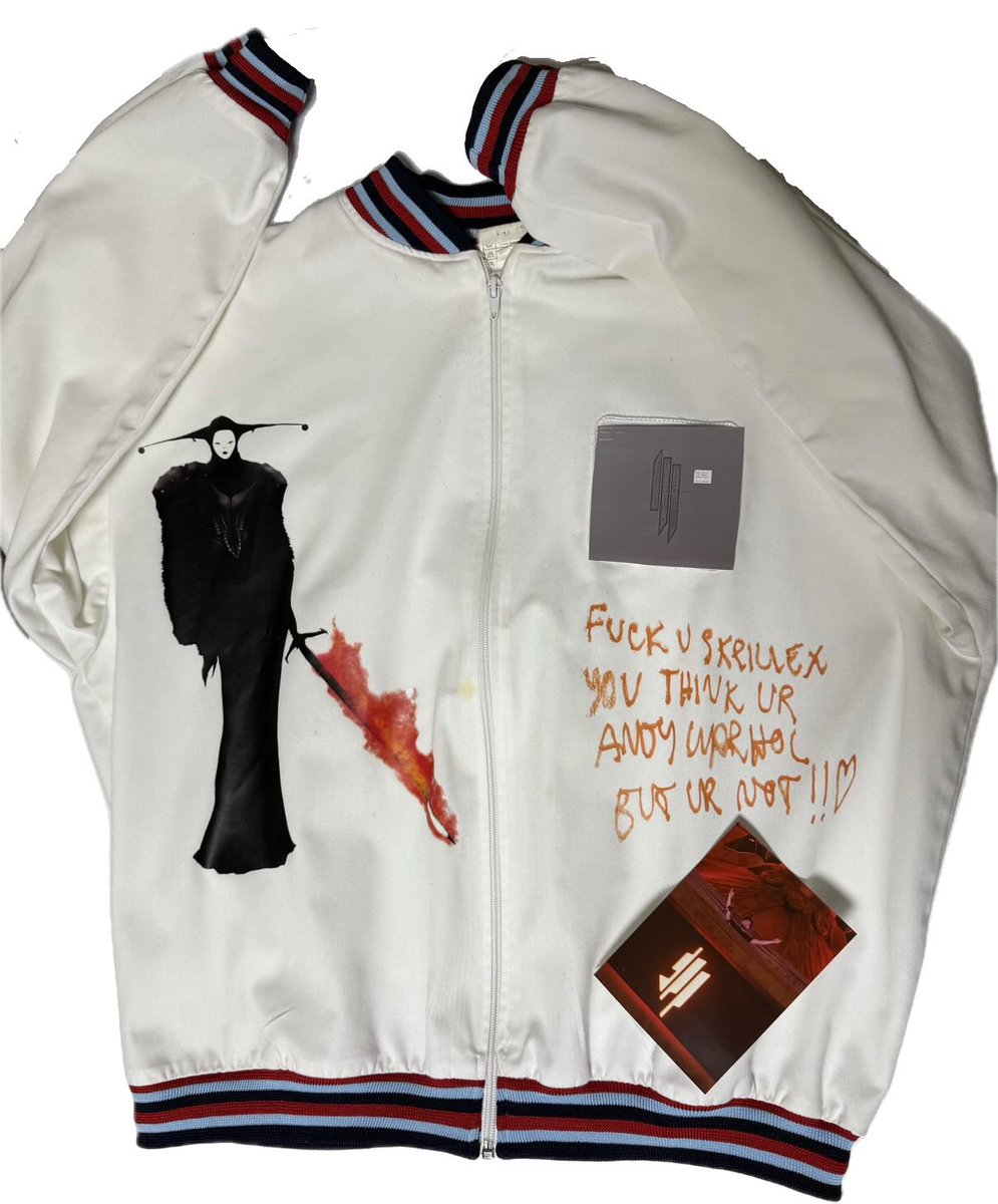 skrillexnookage's tweet photo. skrillex  jacketで参戦する！🔥 https://t.co/WAQuK2FYde