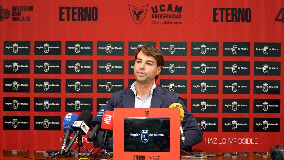 La Comunidad Autónoma y el <a href="/UCAMMurcia/">UCAM Murcia</a> acercan el baloncesto profesional a los clubes de la Región

'Región de Murcia es Baloncesto' dedicará cada uno de los encuentros a los equipos que desarrollan este deporte: <a href="/CBJairis/">Hozono Global Jairis</a> ,  <a href="/cb_aguilas/">Club Baloncesto Águilas</a> y <a href="/molinabasket/">Ciudad Molina Basket</a> serán los primeros clubes