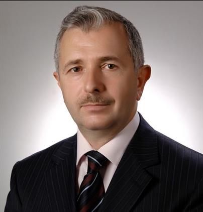 📣 Kocaeli Müftüsü Mehmet Sönmezoğlu, tartışmalara son noktayı koydu:

"Devleti bize emanet eden herkese her zaman dua ederiz."