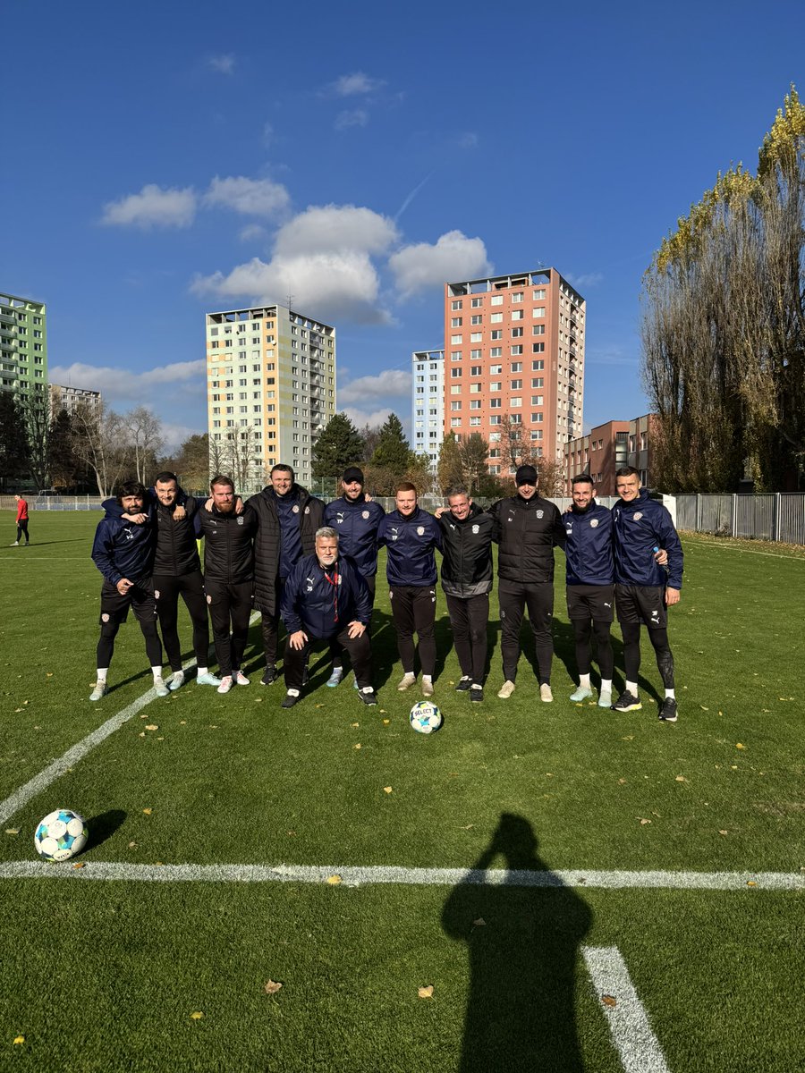 jan_holzer's tweet photo. 4 top dny u české trenérské špičky!
Děkuji za možnost nahlédnout do celého procesu a fungování🙏.

#zbrojovkabrno #staz #vzdelani #inspirace #uceni #svedik https://t.co/ue7JrRujJS