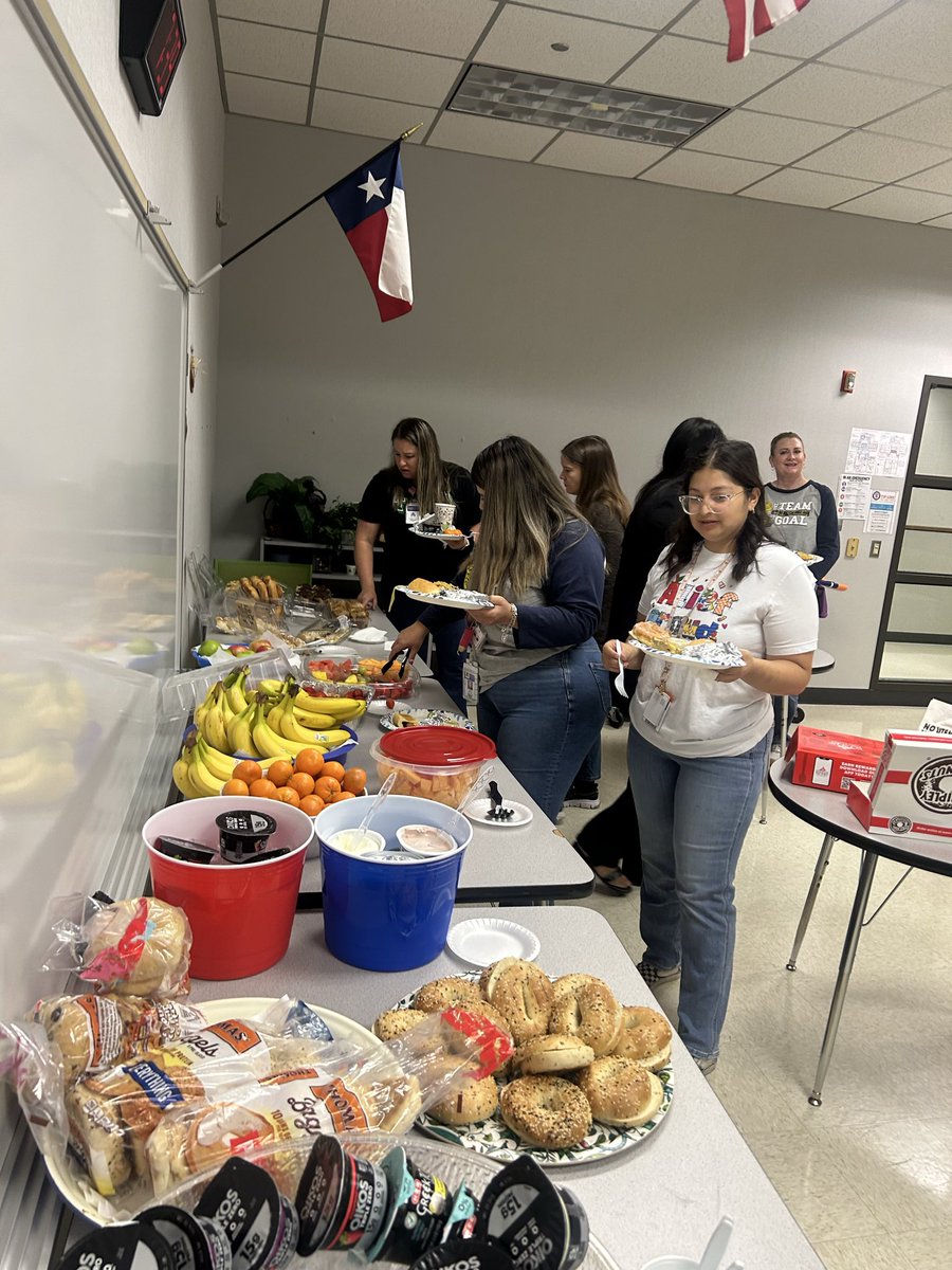 Mrs. Rodriguez tweet media