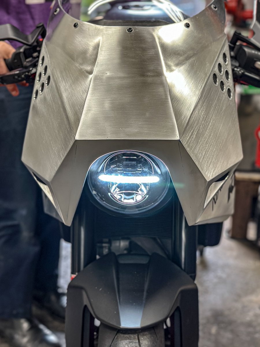 nobtree's tweet photo. ヘッドライトON!!
たまらん…
#NA890Kranich 
#AskMotorcycle @Ask8194 https://t.co/MJutMzyFFr