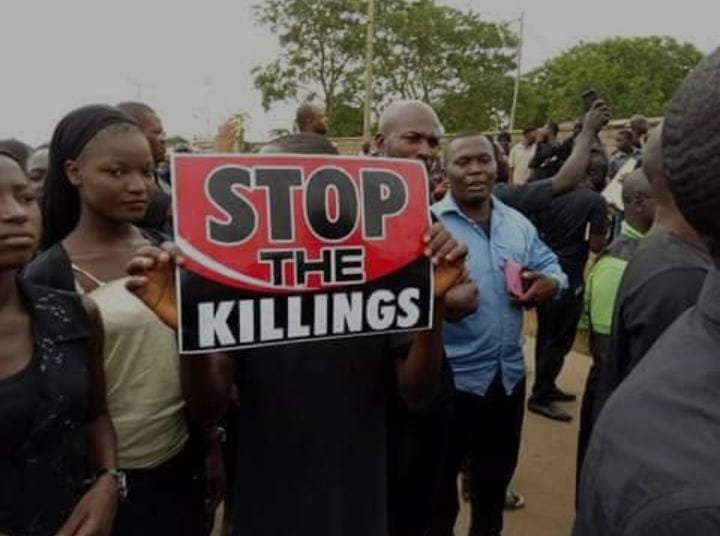 ShelongGabriel's tweet image. We need to start using strong hashtags to draw global attention to what’s happening in Nigeria — the ongoing genocide and persecution of Christian communities. 

Let’s unite and raise our voices:

 #StandWithNigerianChristians #StopTheKillingsInNigeria #EndReligiousPersecution