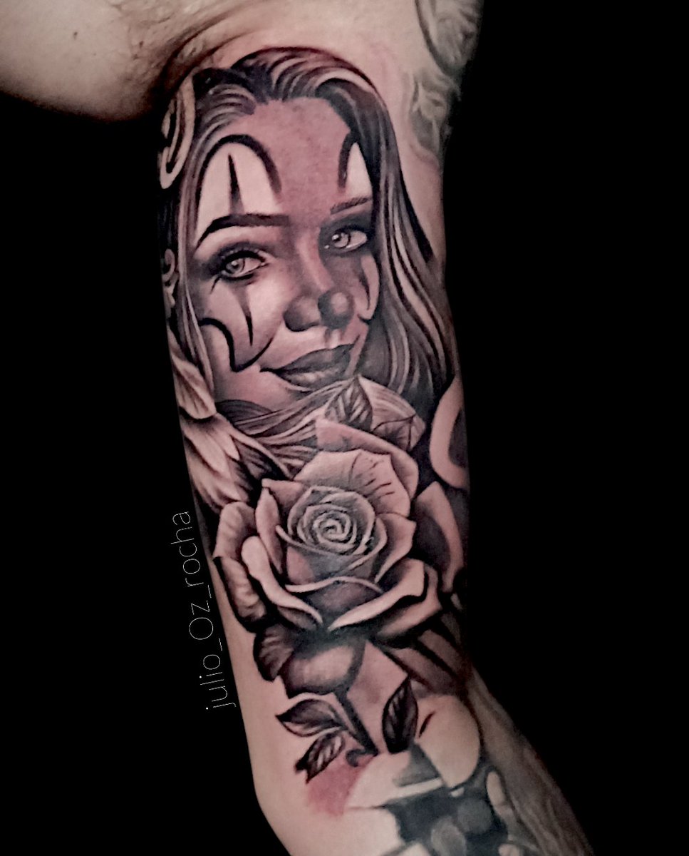 Hoy tuve el gusto (Julio) de crear esta pieza con estilo clown realista, trabajando detalles finos en el rostro y un contraste elegante con las rosas.
Gracias por la confianza y por dejarme plasmar arte en tu piel.
¿Tú qué estilo te tatuarías? 🎭🌹

#clowntattoo #chicanotattoo