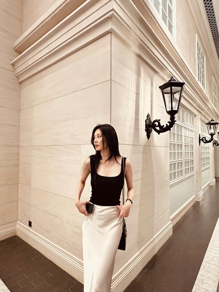 seohyun__edit's tweet image. jesus was seen