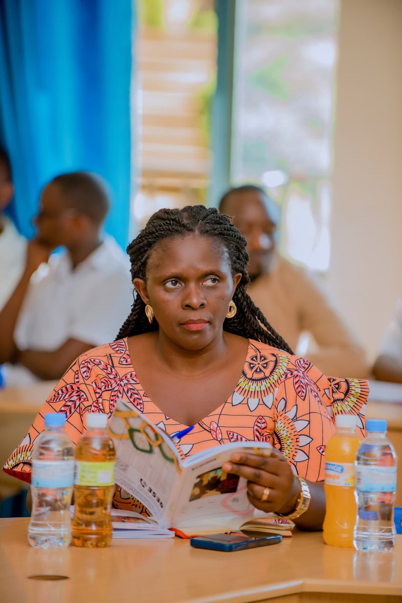 NyigishaRw's tweet photo. @ndungutsetheon1 representing @giz_rwanda highlighted the importance of SRHR education for adolescents. He noted that teenage pregnancy can jeopardize a young person’s future and increase the risk of infections, making access to information and informed decision-making crucial. https://t.co/rizQXMViS9