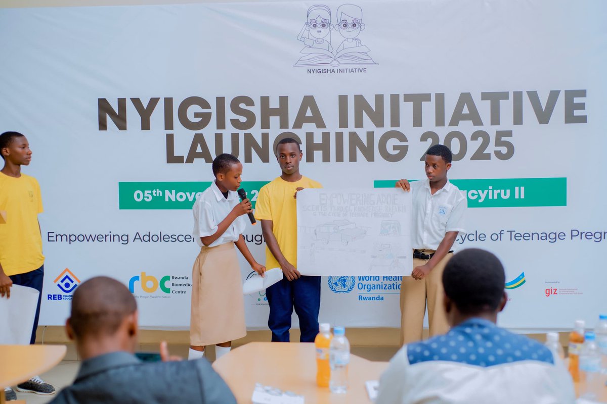 NyigishaRw's tweet photo. He continued thanking partners, the Nyigisha Initiative Team, and teachers for making the launch a success, commended the work that has gone in creating and validating the content in Nyigisha Notebooks 📚 and Thanked the teachers helped students to prepare their presentations https://t.co/qejiMdl7zb