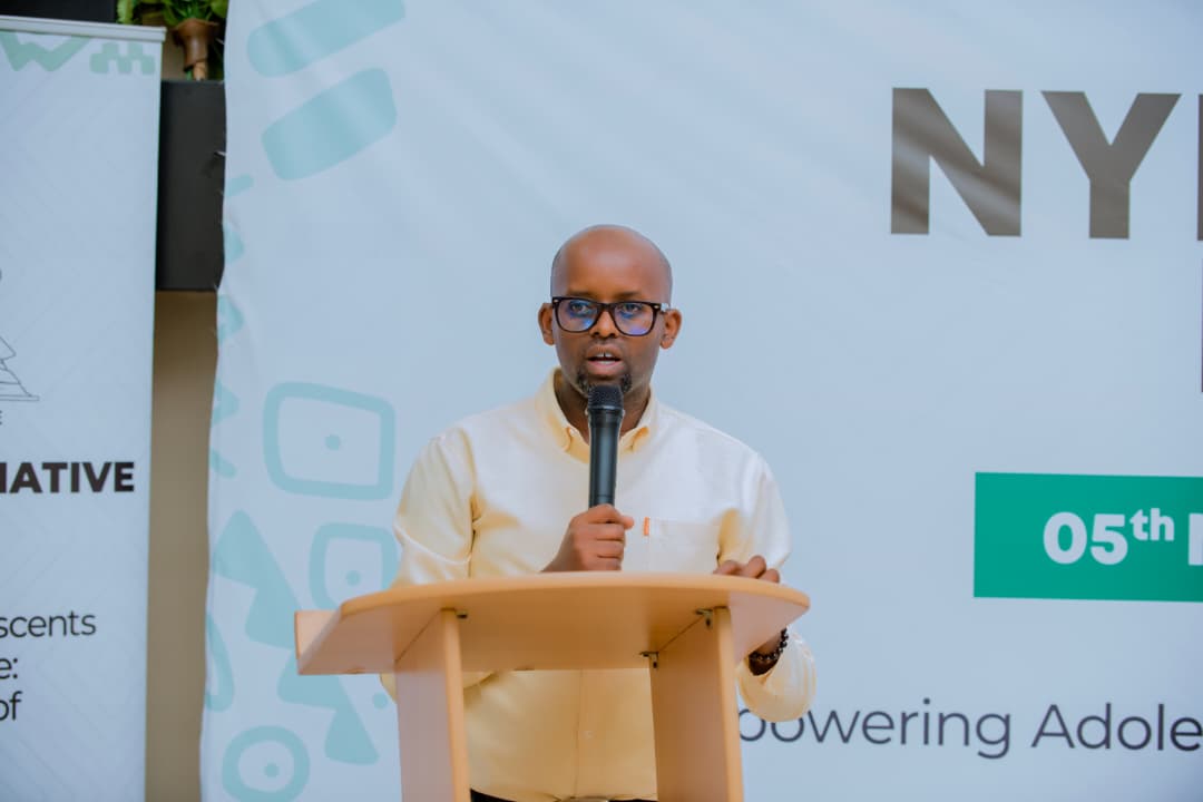 NyigishaRw's tweet photo. He concluded thanking @NyigishaRw for  producing notebooks that are friendly and combine learning with important life skills. He also encouraged teachers to preserve school clubs as vital catalysts for change and sustainability to end Teenage pregnancy through Knowledge. 💡📚✨ https://t.co/xHWGG7mDwo