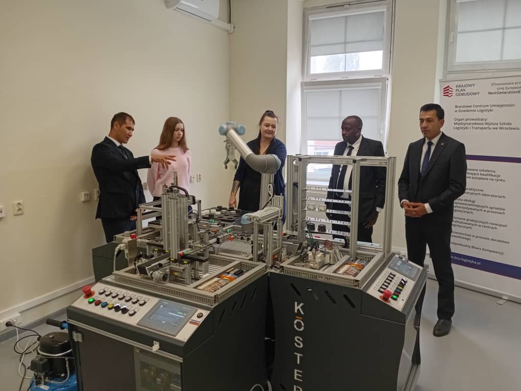 DrMbonimana's tweet image. We received your request &amp;amp; come up with a #System in #Rwanda!  Areyou dreaming to #Study #work or #Visit abroad?#GamaGroup specializes in assisting individuals connect with #Europe #Asia #Canada #USA #SouthKorea etc
Link 1: gamatour.agency/jobs/study-wor…
Link 2: 
gamatour.agency/jobs/lecturer-…