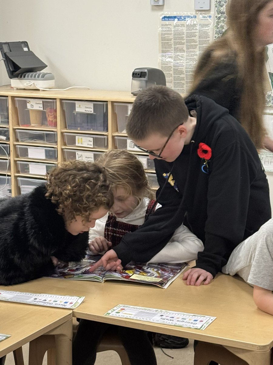 sacred_heartps's tweet image. 📚✨ Our P6/7 pupils loved spending time with their P2/3 buddies today for some buddy reading!
It was wonderful to see everyone sharing stories, helping each other, and enjoying a good book together. 💛
#BuddyReading #ReadingForEnjoyment