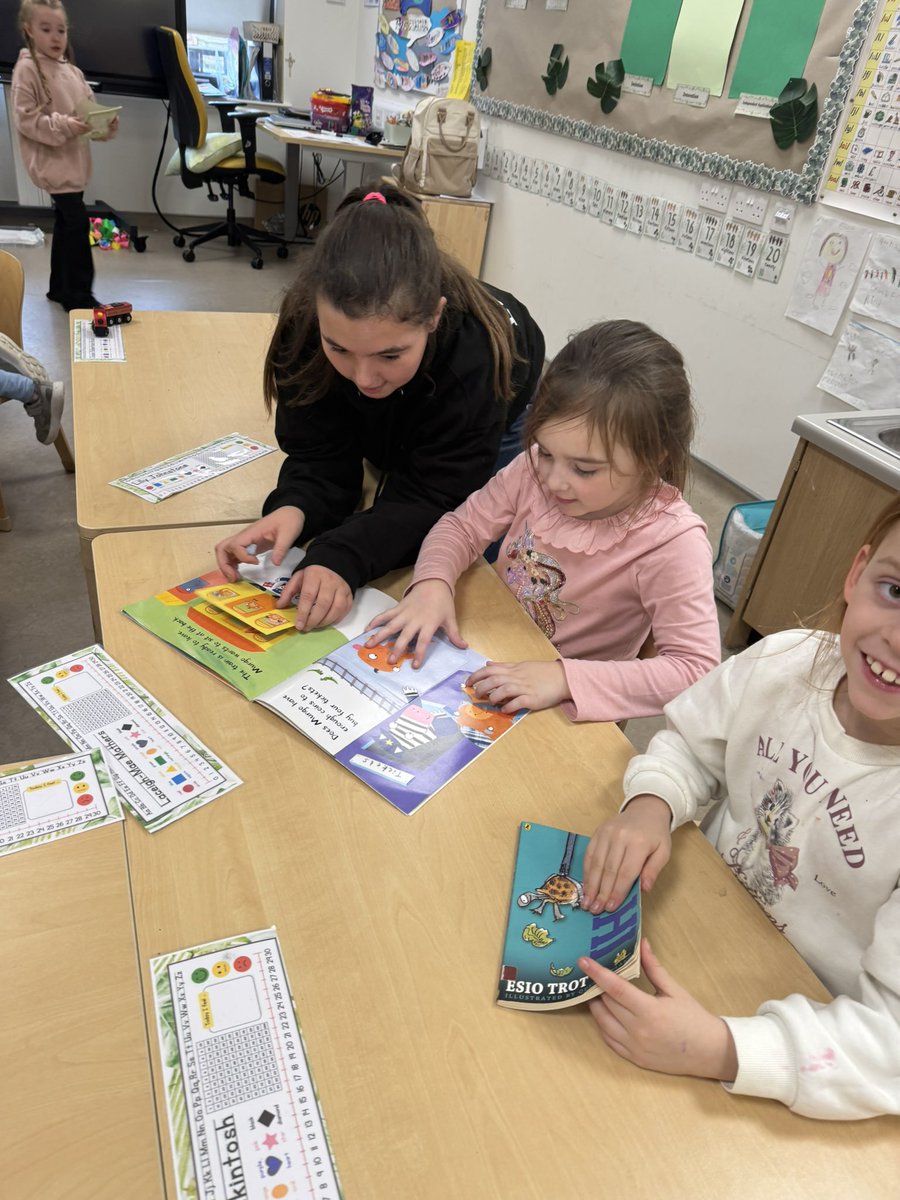 sacred_heartps's tweet image. 📚✨ Our P6/7 pupils loved spending time with their P2/3 buddies today for some buddy reading!
It was wonderful to see everyone sharing stories, helping each other, and enjoying a good book together. 💛
#BuddyReading #ReadingForEnjoyment