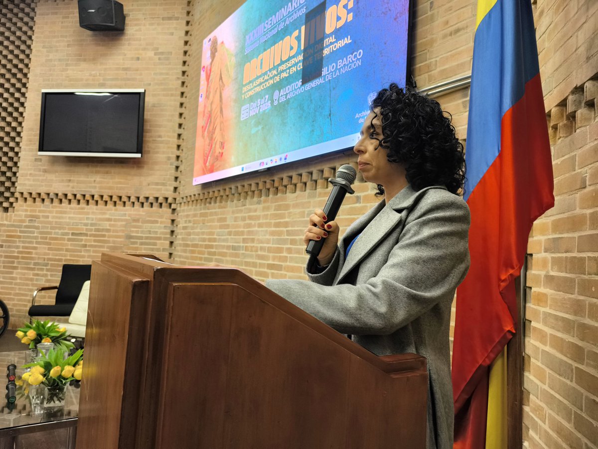 ArchivoGeneral's tweet photo. “La desclasificación de los archivos de inteligencia y contrainteligencia es fundamental: contienen datos de nuestra vida, testimonios de la realidad nacional y piezas esenciales para la verdad y la memoria”. Gloribel Rodríguez, subdirectora de Archivos de Entidades Liquidadas. https://t.co/jgGcq74mNW