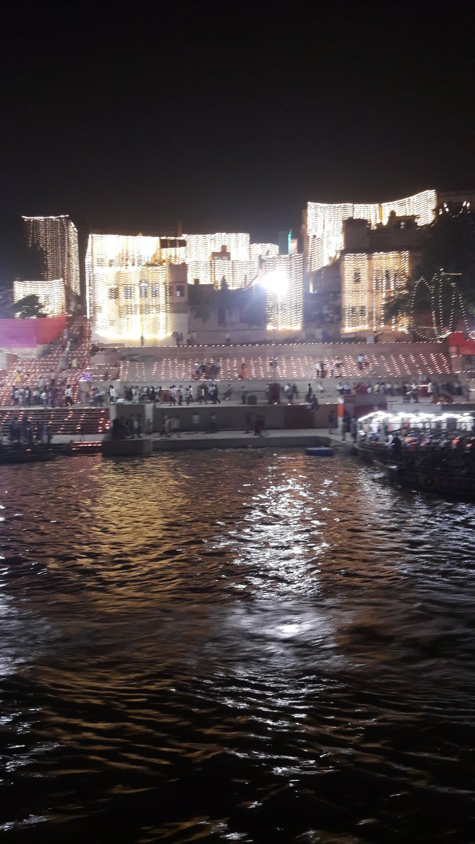 AmitManmana's tweet photo. उत्साह जोश उमंग के साथ मनाई गई काशी की देव दीपावली। #devdeepawali #banaras #kashivishwanath #festival https://t.co/uellGAFTTs
