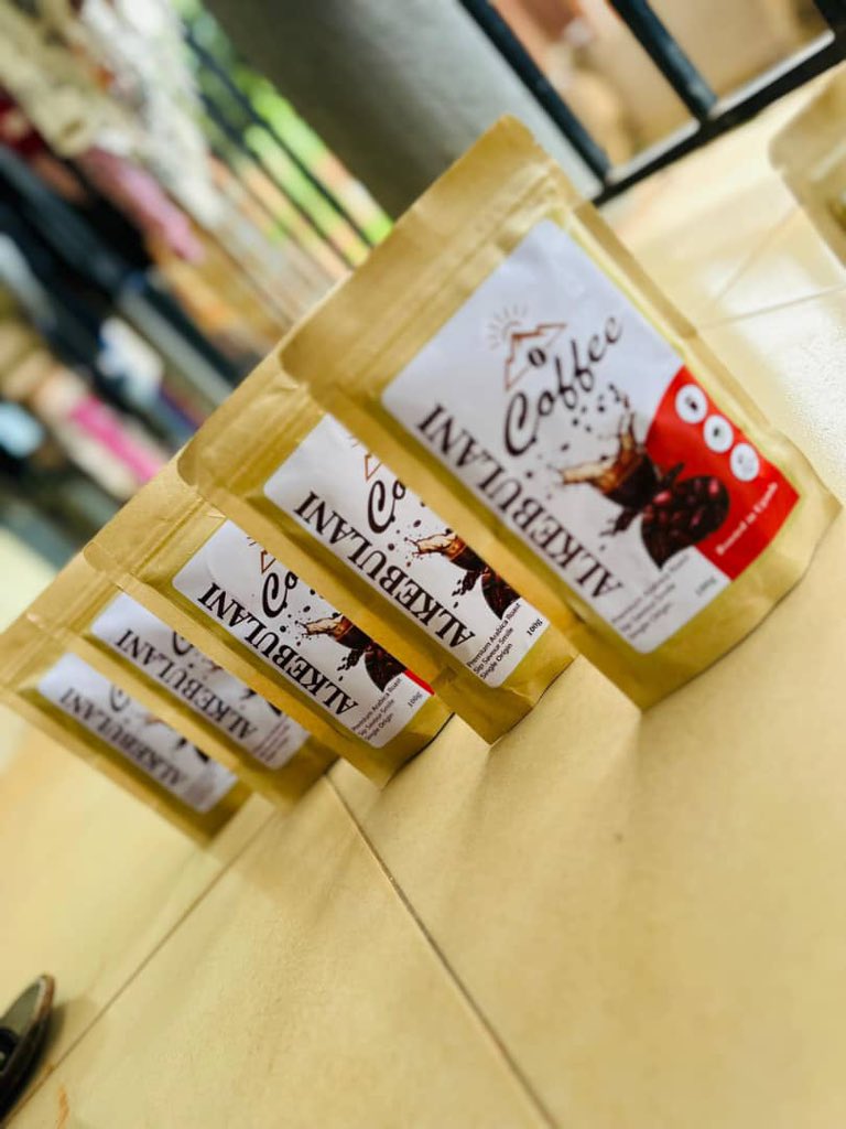 TooMuchDora's tweet image. Get your evening drip, the #Alkebulani style …..the coffee that is  so essential, brewed with African richness .

Kindly grab your pack this Friday at prices  low as 5,000ugx -20,000ugx 

📞 0708805258
#Alkebulani #CoffeeCulture #GulfTaste