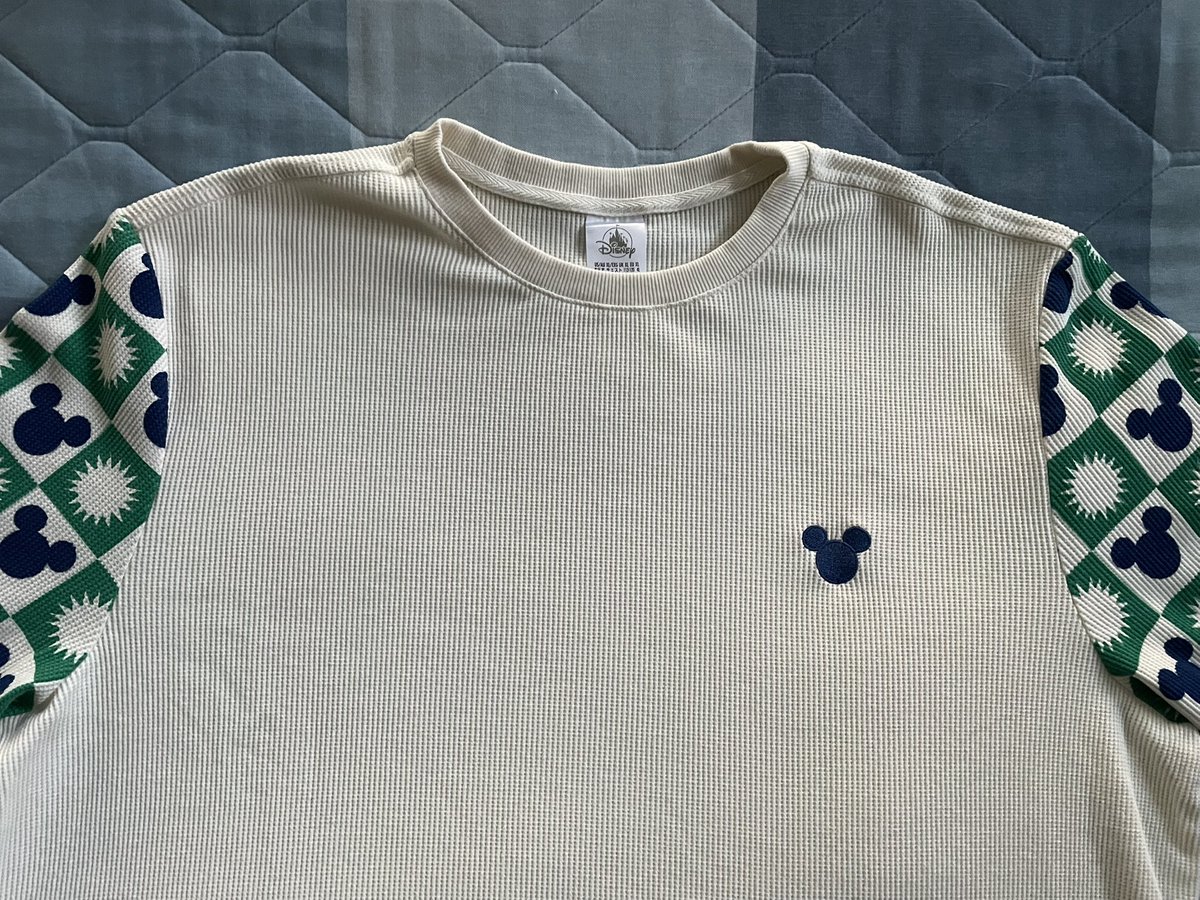 My Disney Stuff: Mickey Mouse Icon Waffle Knit Shirt 

This was a birthday present from my awesome brother-in-law.