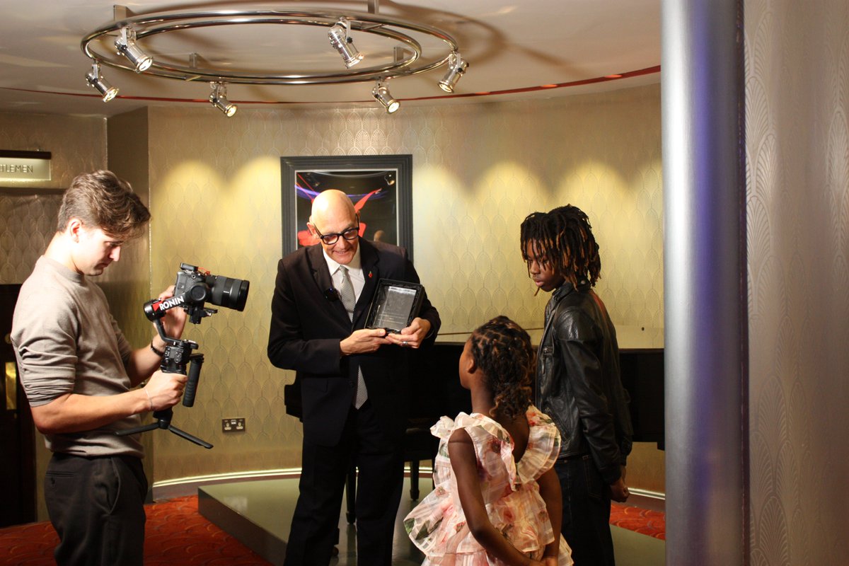 childrensarts's tweet image. Wonderful celebration-J.M. Barrie Awards yesterday @DMTWestEnd sharing the unique talents of our AMAZING winners! - OUTSTANDING ACHIEVEMENT AWARD @TheStoryMuseum - EDUCATION AWARD - Dame Dr Maggie Aderin-Pocock PhD - LIFETIME ACHIEVEMENT AWARD Anne Wood (CBE) + Andrew Davenport