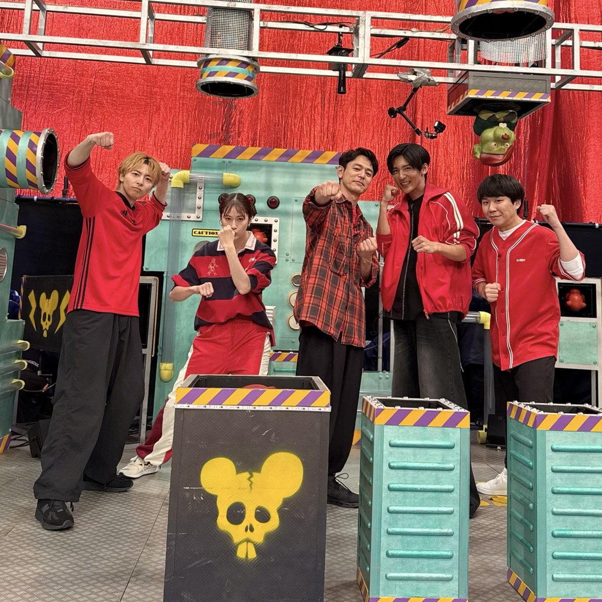 renko__chan's tweet photo. 高杉真宙の女優さんとの距離感を保ったリスクヘッジ完璧な紳士写真の最新版増えてきててアツい https://t.co/bTJJfiaSwF